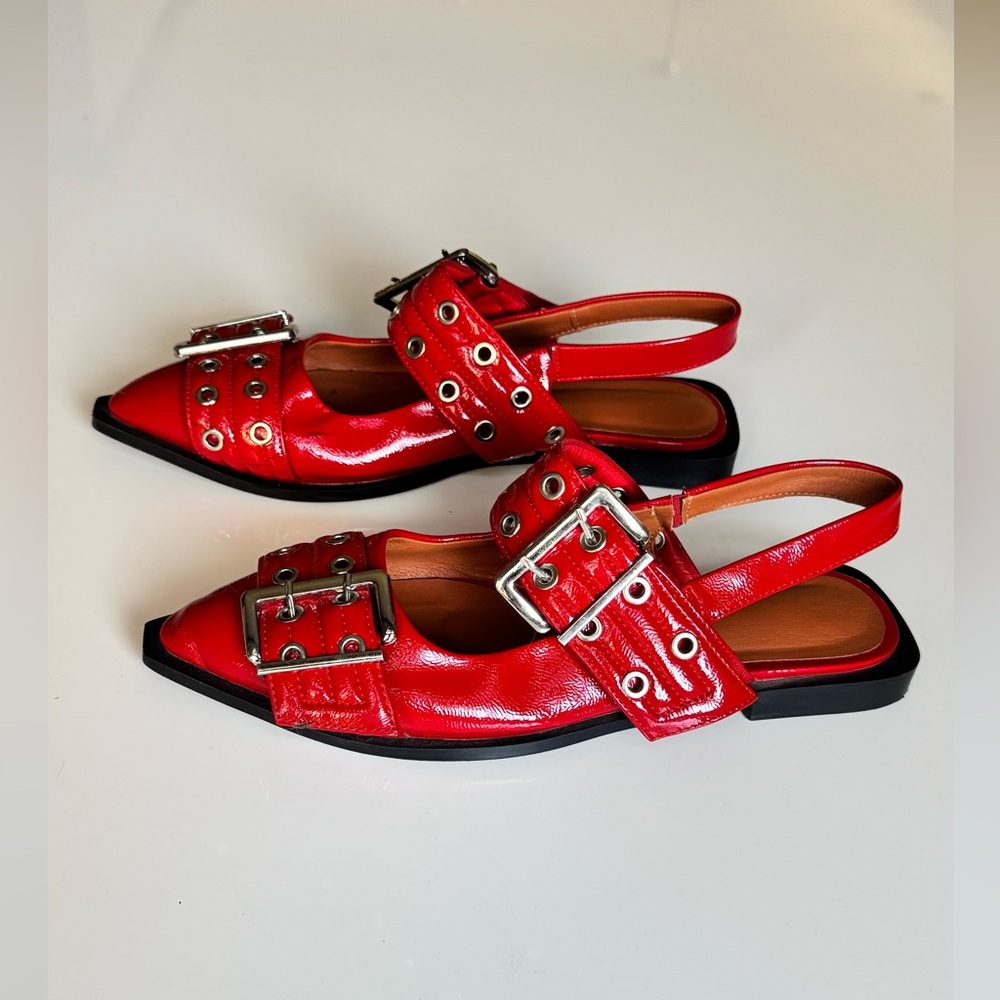Stylish Red Buckle Slingback Flats